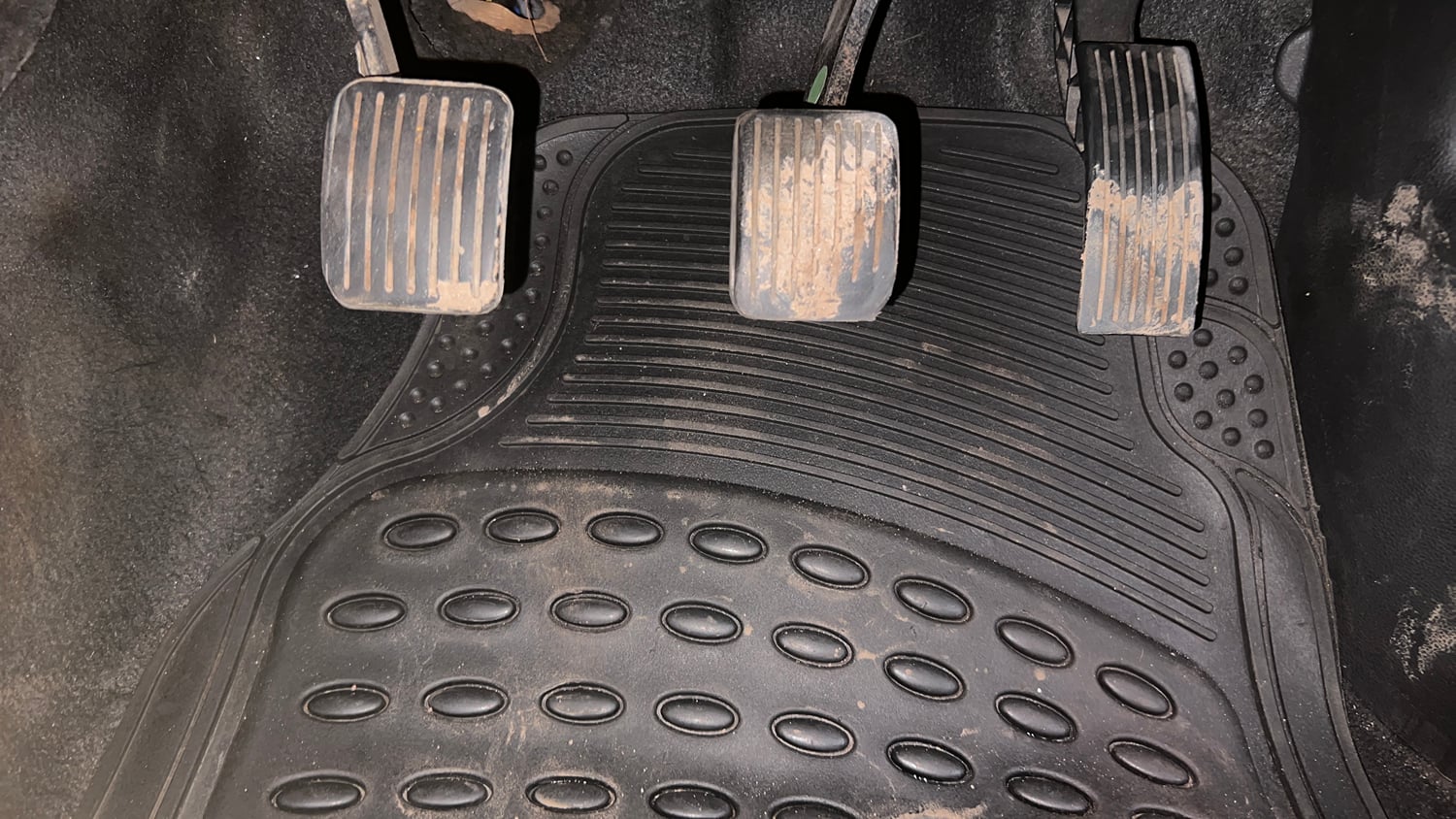 Used 2014 Hyundai Grand i10 Sportz 1.2 Kappa VTVT Petrol Manual interior PEDALS VIEW