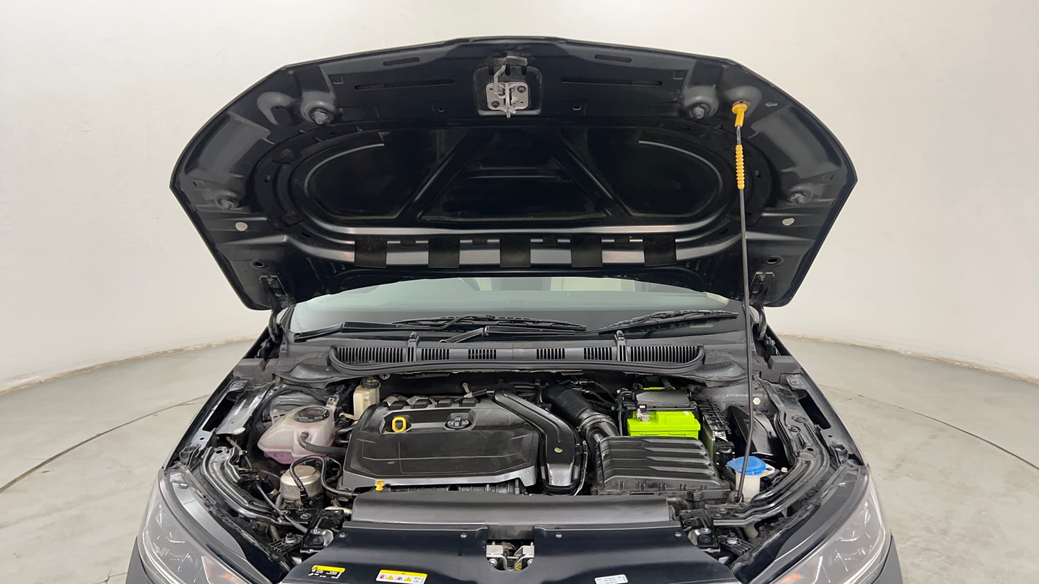 Used 2023 Skoda Slavia Style 1.5L TSI DSG Petrol Automatic engine ENGINE & BONNET OPEN FRONT VIEW