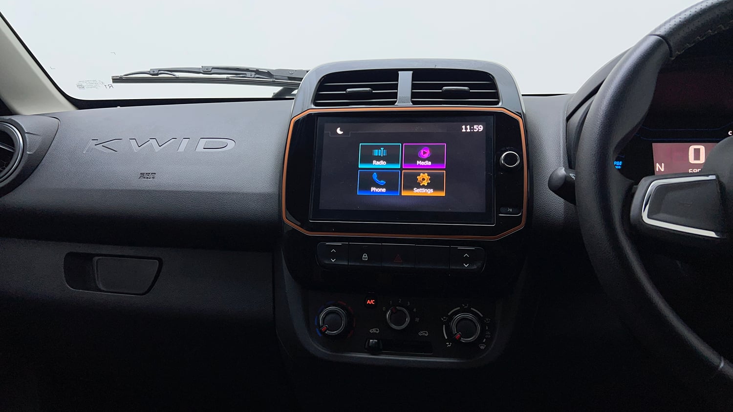 Used 2021 Renault Kwid CLIMBER 1.0 AMT Opt Petrol Automatic top_features Integrated (in-dash) music system