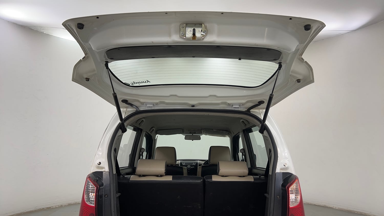 Used 2014 Maruti Suzuki Wagon R VXI Petrol Manual interior DICKY DOOR OPEN VIEW