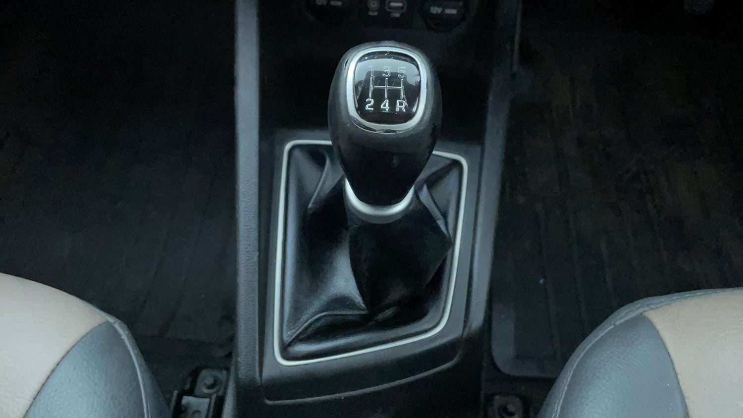 Used 2014 Hyundai Elite i20 Asta 1.2 Petrol Manual interior GEAR  KNOB VIEW