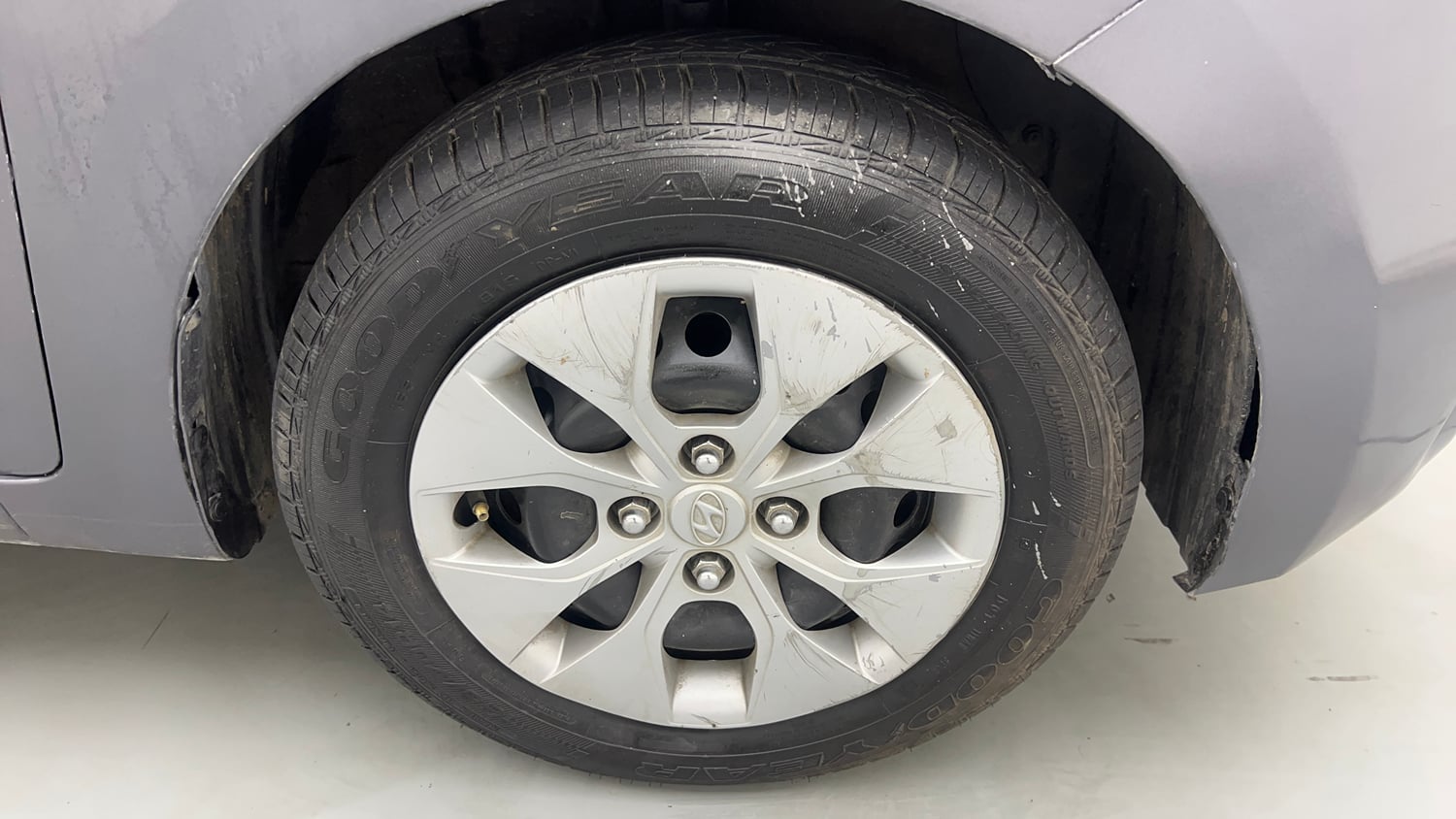 Used 2018 Hyundai Xcent E+ CNG (Outside Fitted) Cng Manual tyres RIGHT FRONT TYRE RIM VIEW