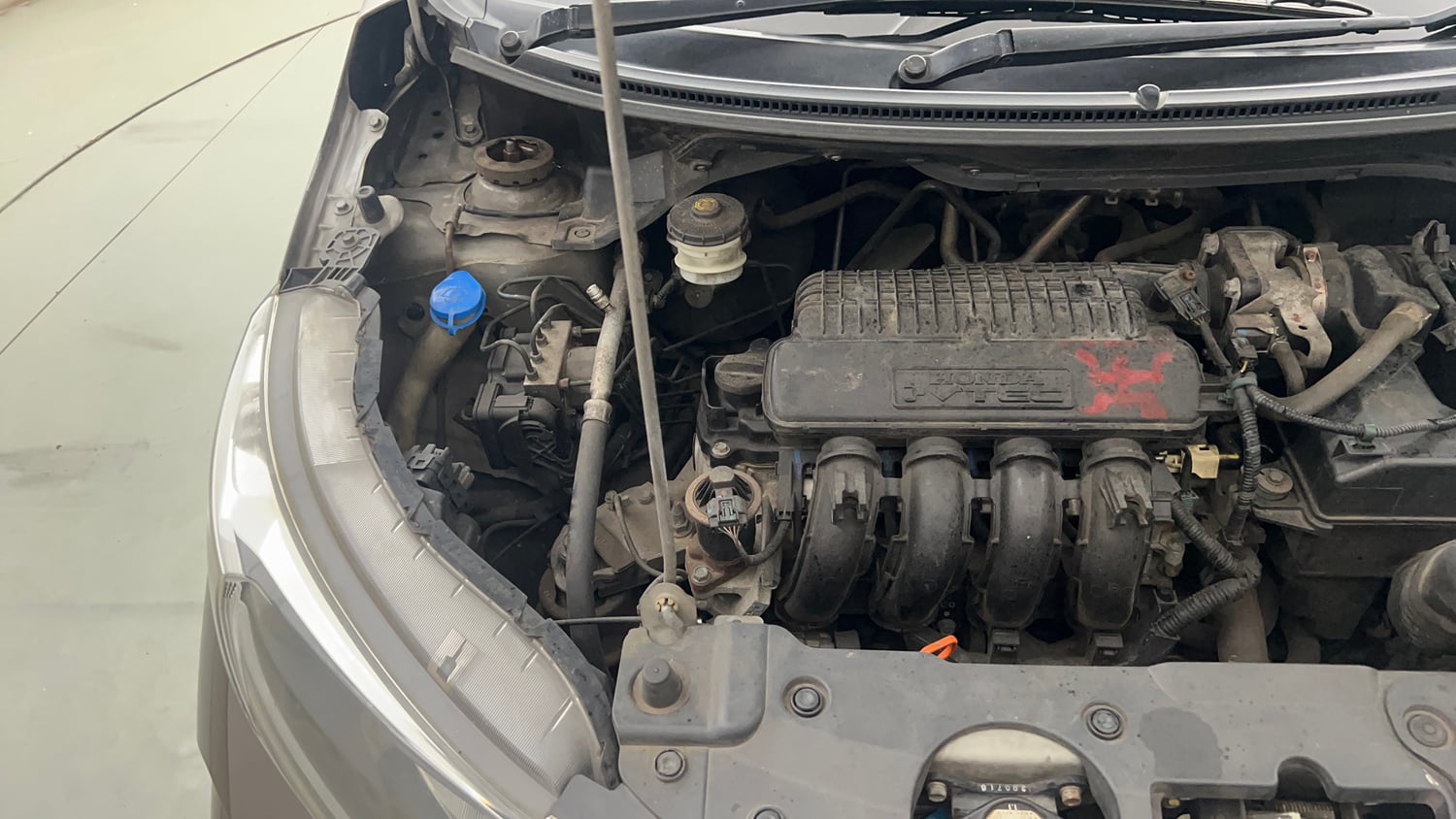 Used 2017 Honda BR-V V CVT Petrol Petrol Automatic engine ENGINE RIGHT SIDE VIEW