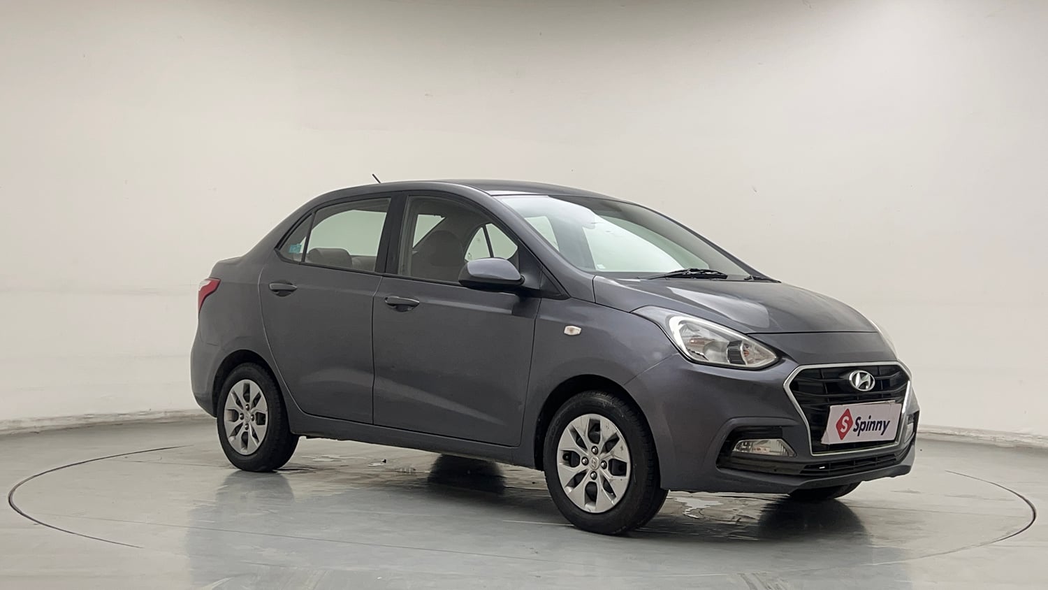 Used 2018 Hyundai Xcent E+ CNG (Outside Fitted) Cng Manual exterior RIGHT FRONT CORNER VIEW