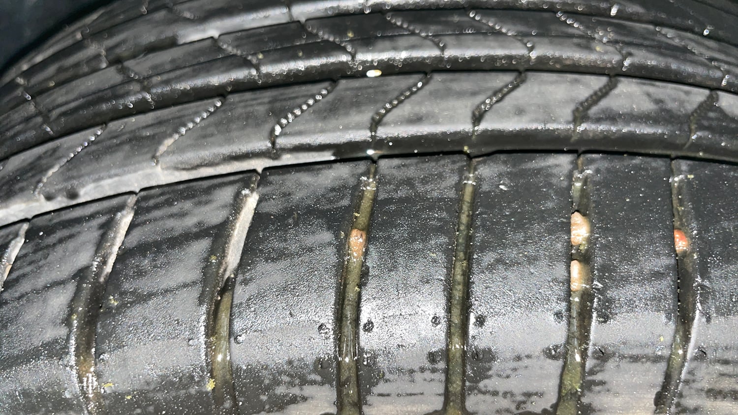 Used 2017 Hyundai Elite i20 Asta 1.2 (O) Petrol Manual tyres LEFT FRONT TYRE TREAD VIEW