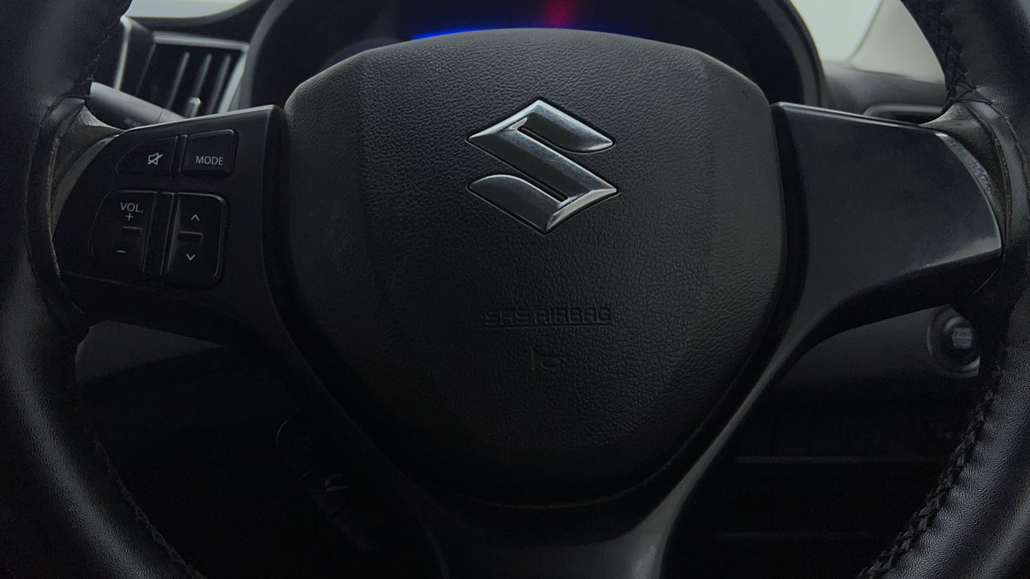 Used 2019 Maruti Suzuki Baleno Zeta 1.2 Petrol Manual top_features Airbags