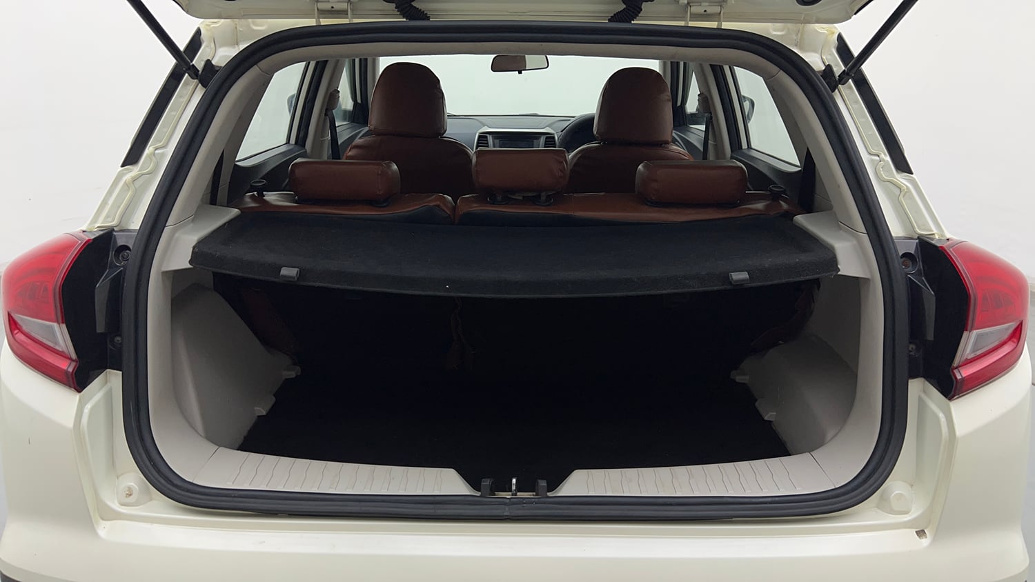 Used 2019 Mahindra XUV 300 1.2 W6 Petrol Manual interior DICKY INSIDE VIEW