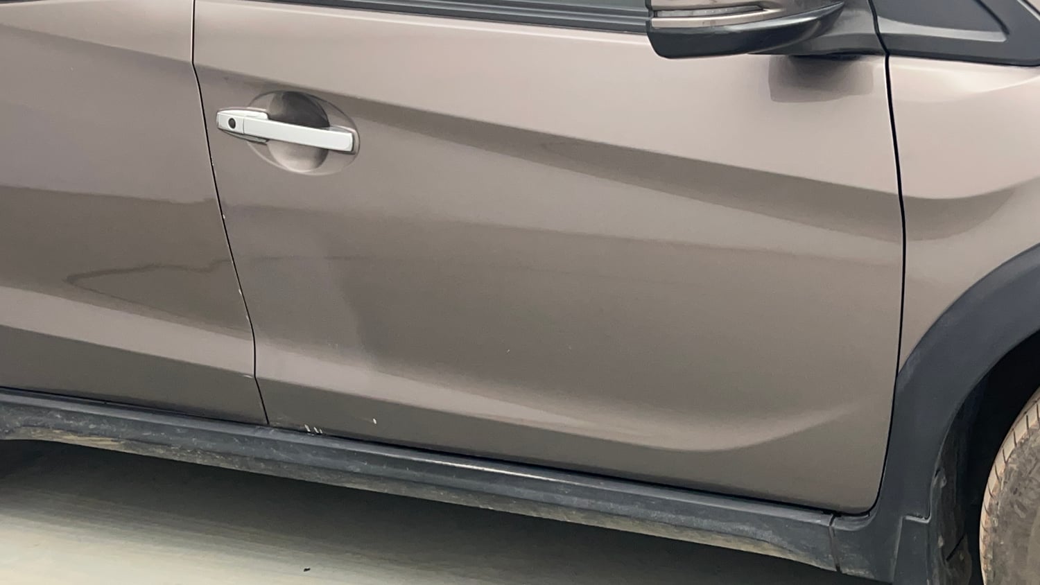 Used 2017 Honda BR-V V CVT Petrol Petrol Automatic dents MINOR DENT