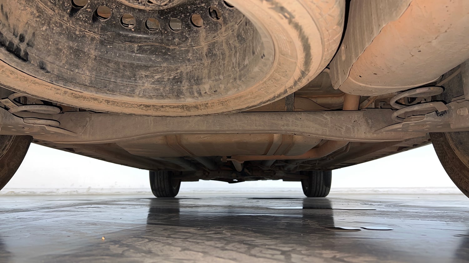 Used 2022 Hyundai Alcazar Signature (O) 6 STR 1.5 Diesel AT Diesel Automatic extra REAR UNDERBODY VIEW (TAKEN FROM REAR)