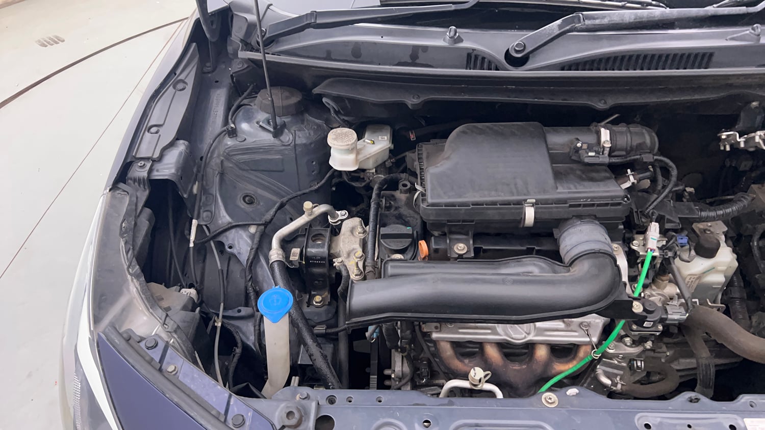 Used 2025 Toyota Glanza V AMT Petrol Automatic engine ENGINE RIGHT SIDE VIEW