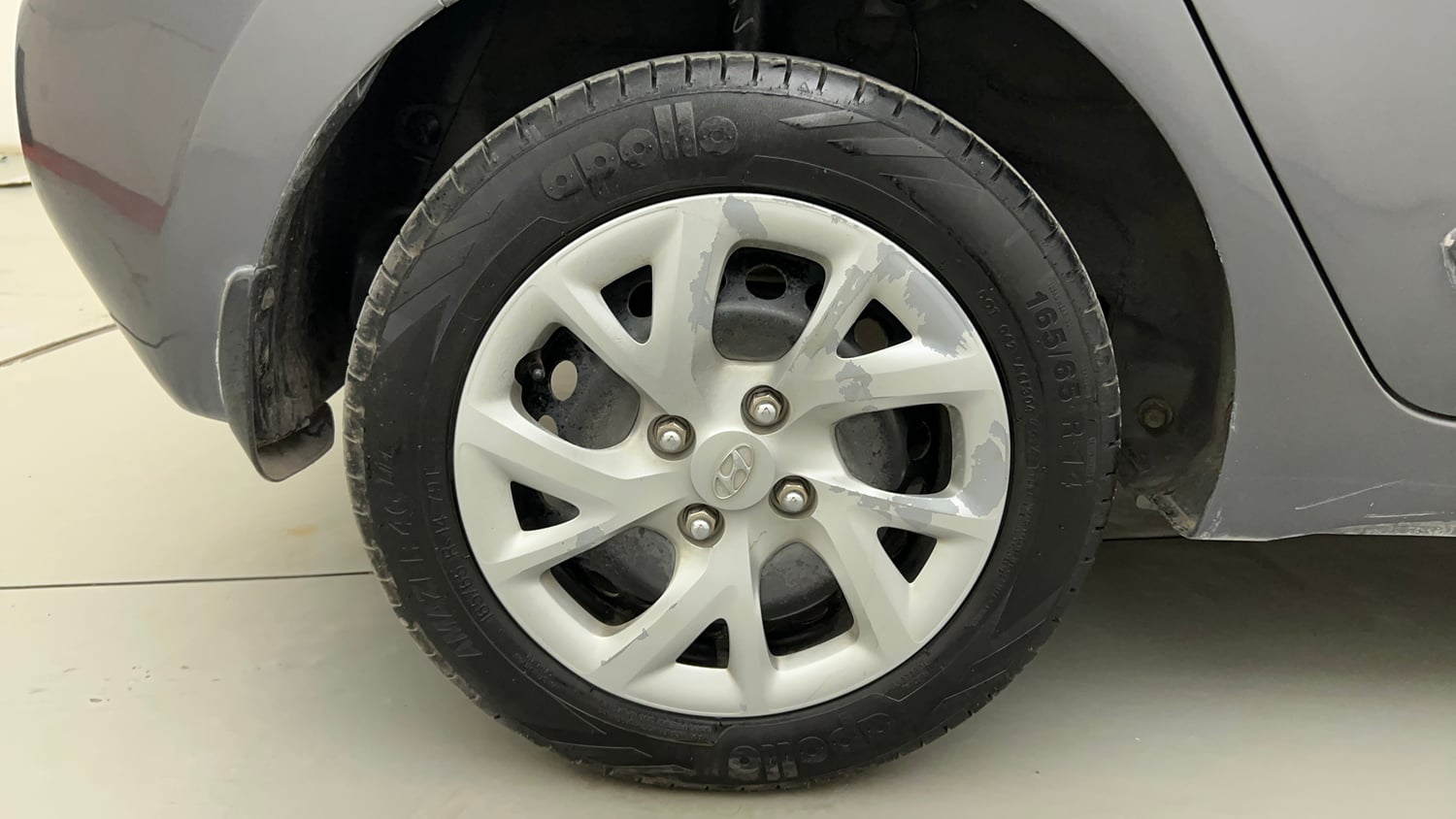 Used 2019 Hyundai Grand i10 Magna 1.2 Kappa VTVT Petrol Manual tyres RIGHT REAR TYRE RIM VIEW