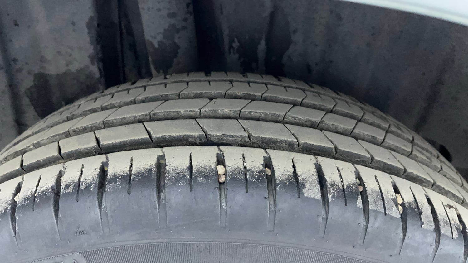 Used 2024 Toyota Glanza V Petrol Manual tyres RIGHT REAR TYRE TREAD VIEW