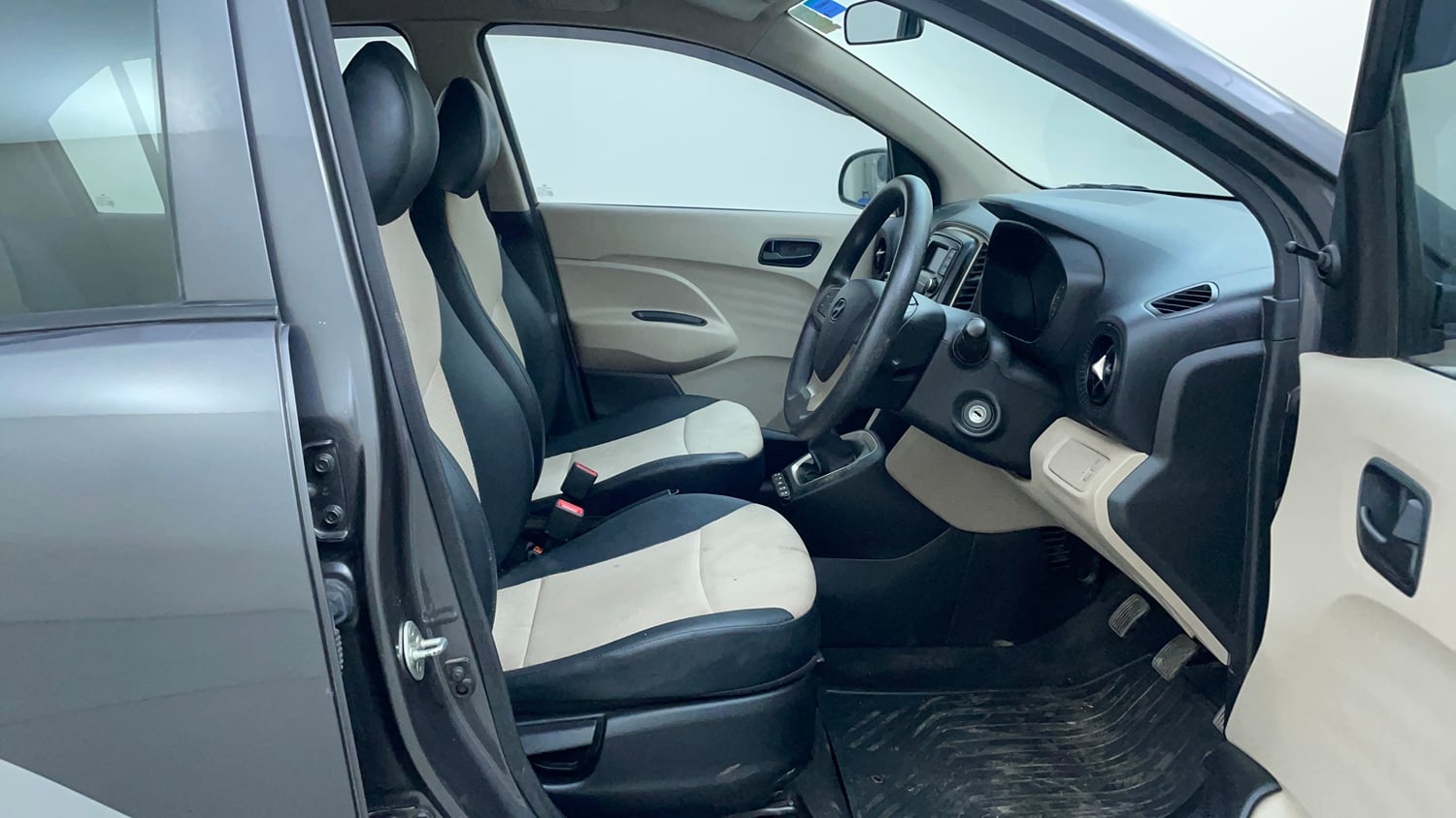 Used 2021 Hyundai Santro Magna Petrol Manual interior RIGHT SIDE FRONT DOOR CABIN VIEW