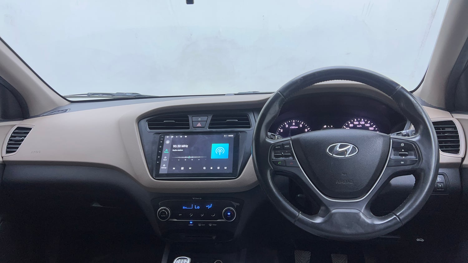 Used 2017 Hyundai Elite i20 Asta 1.2 Petrol Manual interior DASHBOARD VIEW