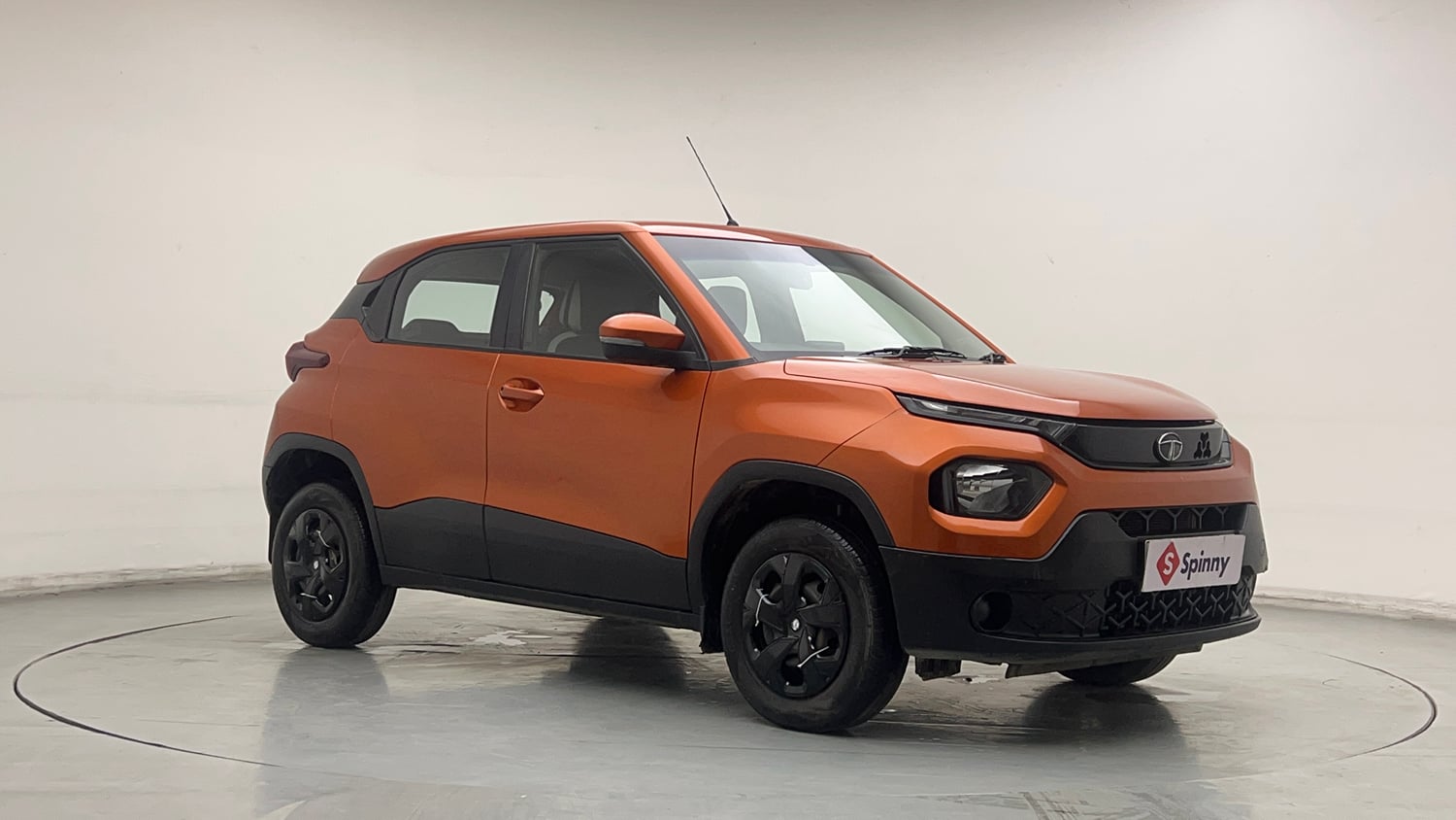 Used 2021 Tata Punch Adventure Rhythm Pack MT Petrol Manual exterior RIGHT FRONT CORNER VIEW