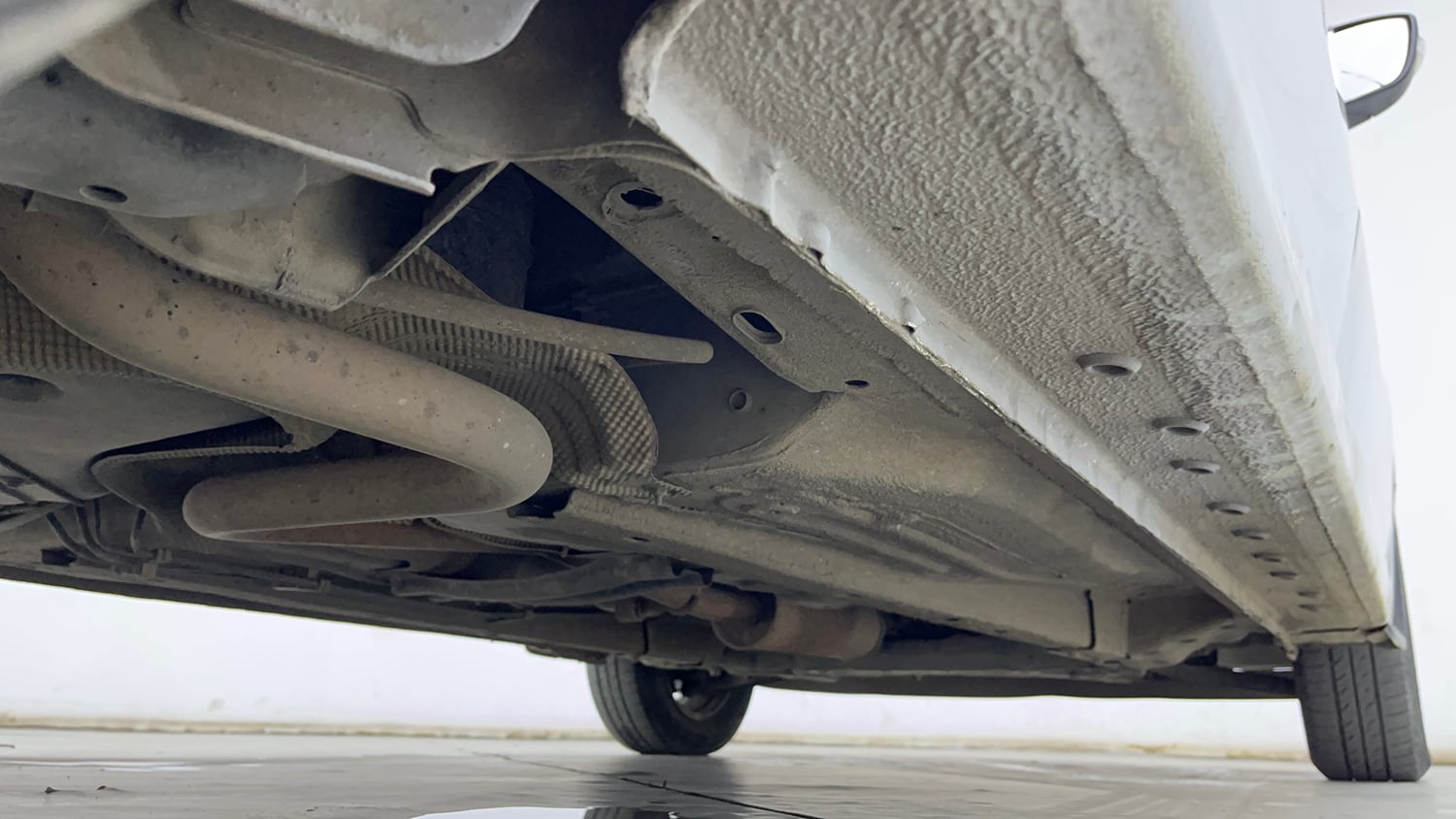 Used 2017 Ford Figo Aspire Titanium 1.2 Ti-VCT Petrol Manual extra REAR RIGHT UNDERBODY VIEW
