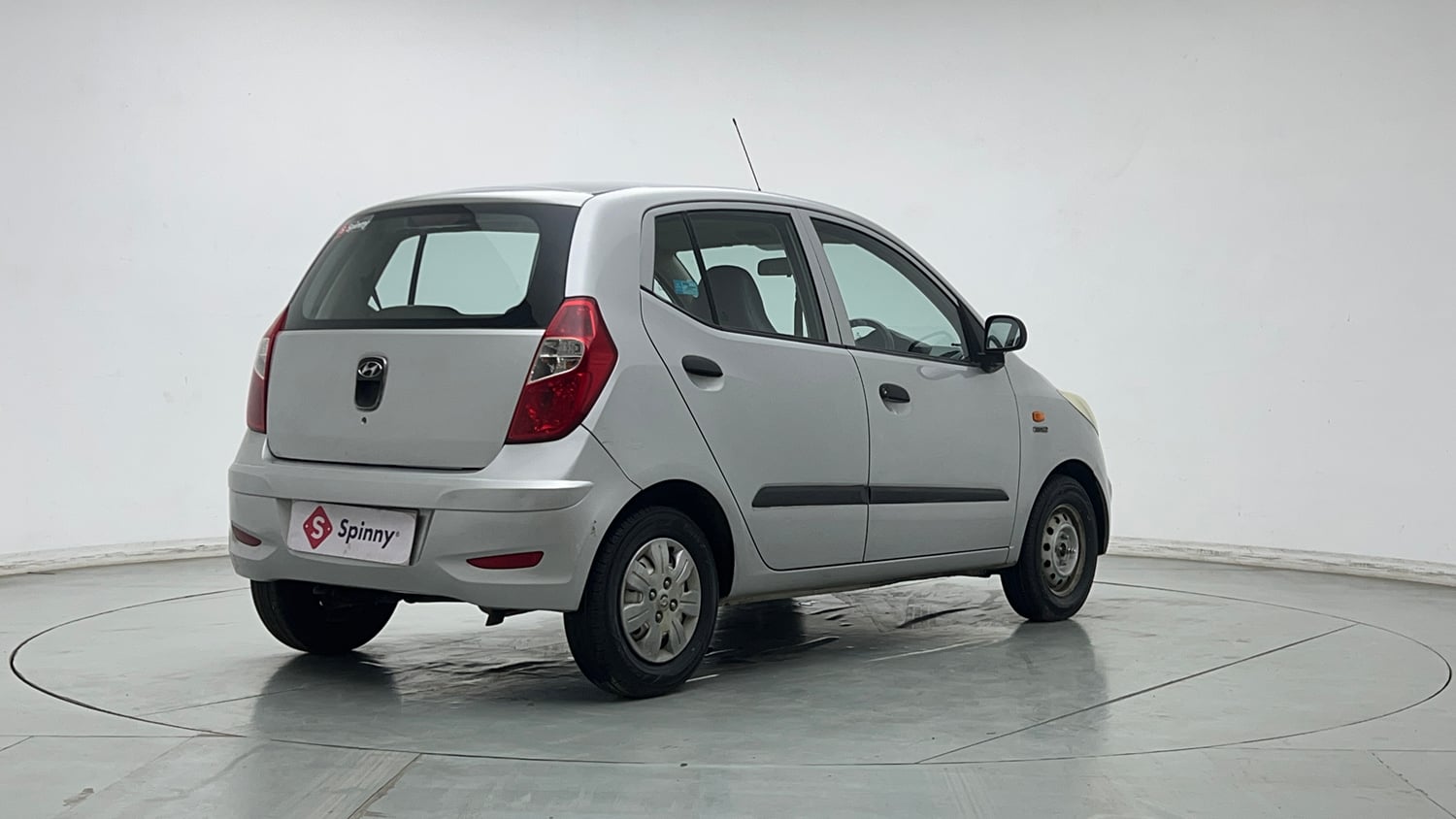 Used 2015 Hyundai i10 Magna 1.1 iRDE2 Petrol Manual exterior RIGHT REAR CORNER VIEW