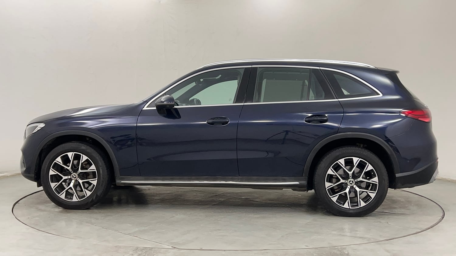 Used 2024 Mercedes-Benz GLC 220d 4MATIC Diesel Automatic exterior LEFT SIDE VIEW