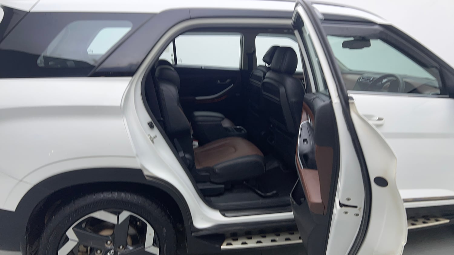 Used 2022 Hyundai Alcazar Signature (O) 6 STR 1.5 Diesel AT Diesel Automatic interior RIGHT SIDE REAR DOOR CABIN VIEW