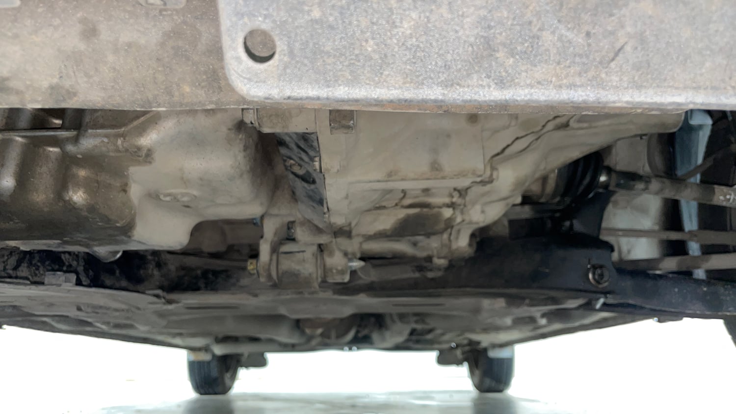 Used 2017 Honda Amaze 1.2 SX i-VTEC Petrol Manual extra FRONT LEFT UNDERBODY VIEW