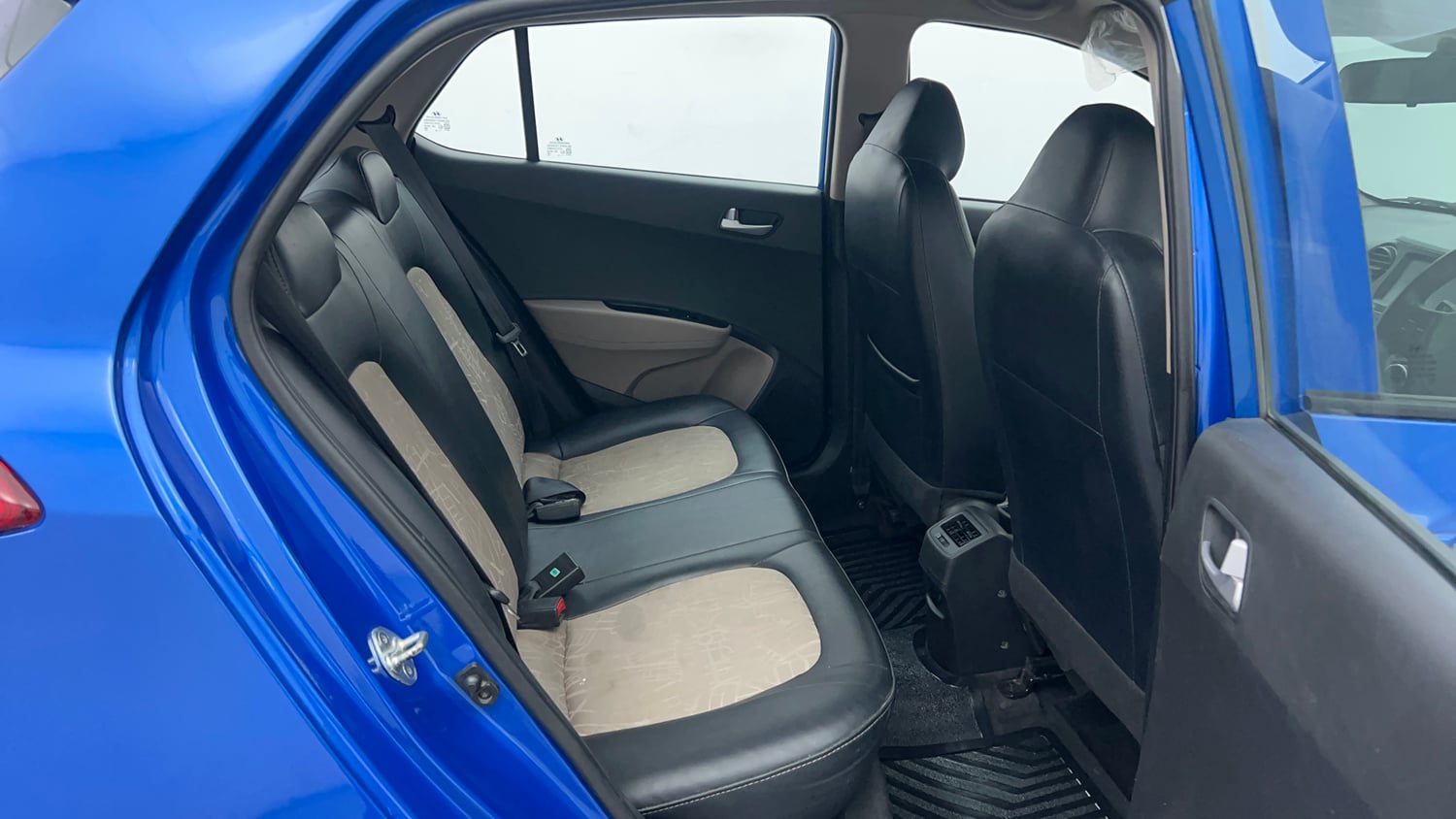 Used 2019 Hyundai Grand i10 Sportz 1.2 Kappa VTVT Petrol Manual interior RIGHT SIDE REAR DOOR CABIN VIEW