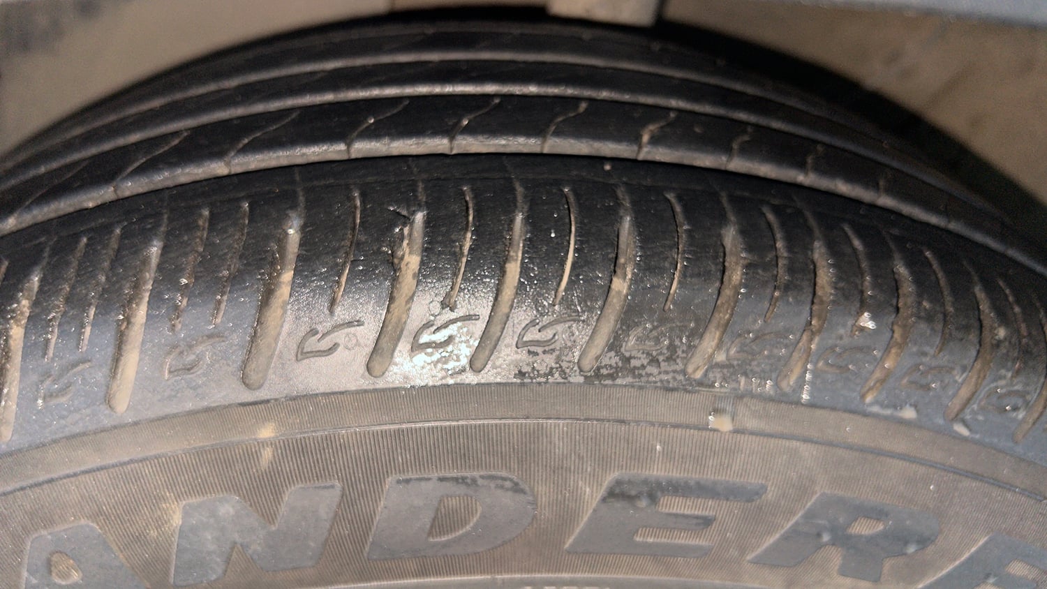 Used 2021 Kia Sonet HTK Plus 1.2 Petrol Manual tyres LEFT FRONT TYRE TREAD VIEW