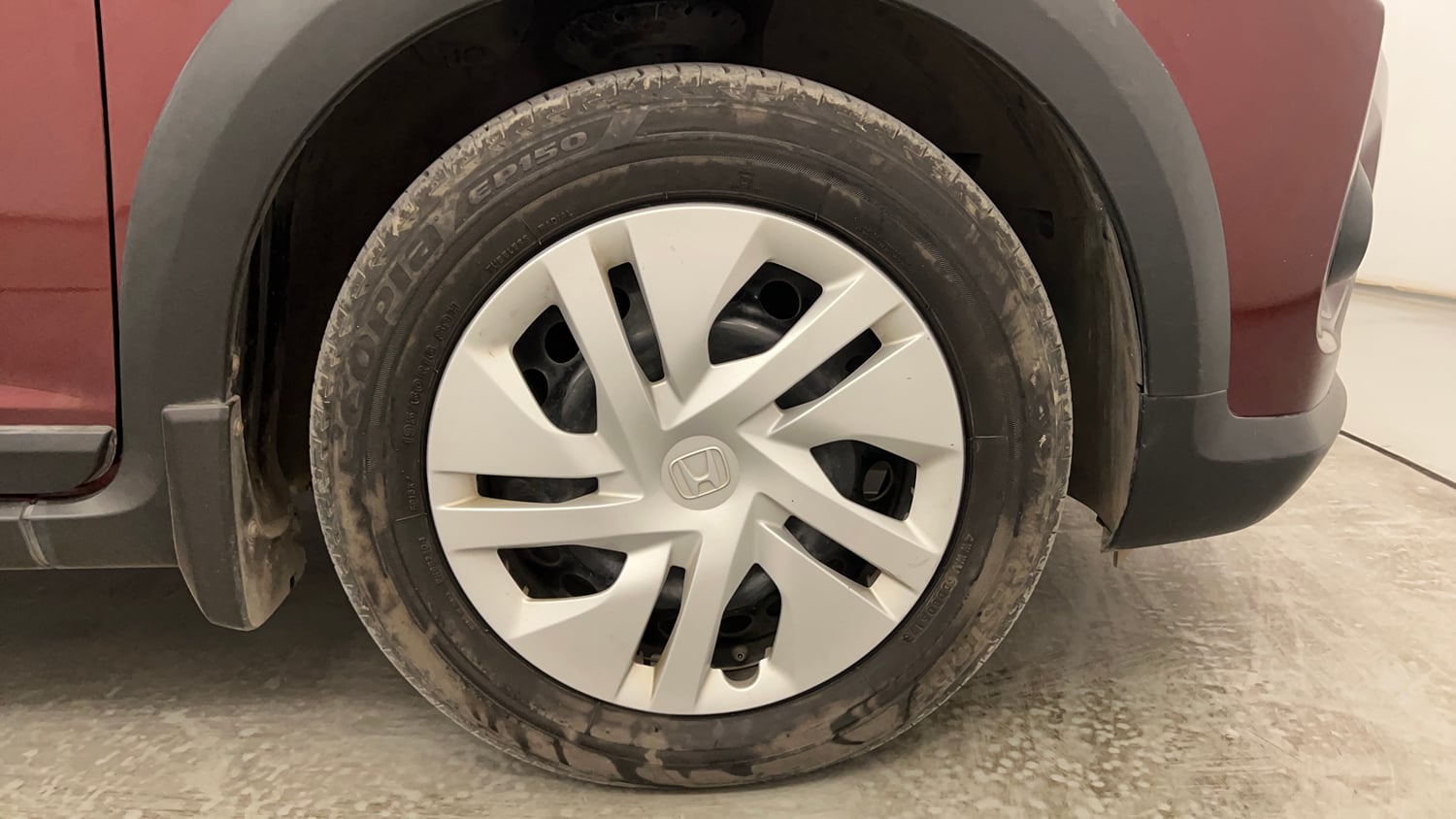 Used 2017 Honda WR-V S MT Petrol Petrol Manual tyres RIGHT FRONT TYRE RIM VIEW