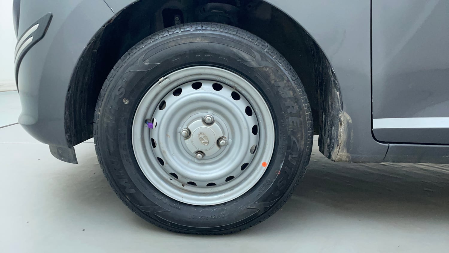 Used 2021 Hyundai Santro Magna Petrol Manual tyres LEFT FRONT TYRE RIM VIEW