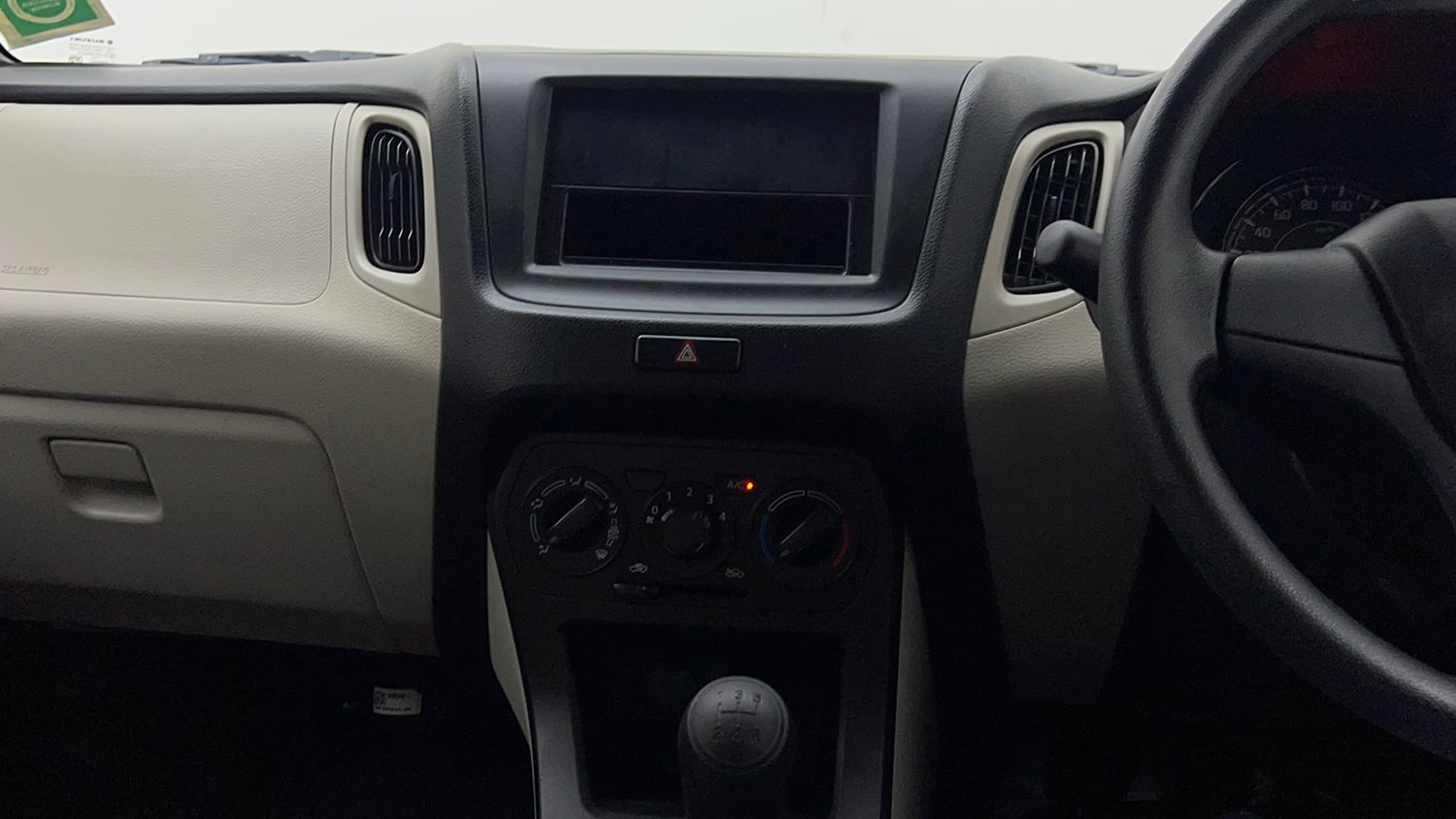 Used 2025 Maruti Suzuki Wagon R LXI 1.0 CNG Cng Manual interior MUSIC SYSTEM & AC CONTROL VIEW