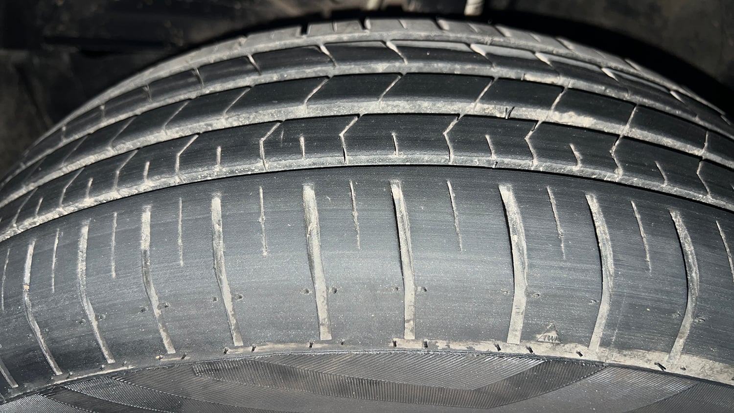 Used 2025 Maruti Suzuki Baleno Delta MT Petrol Manual tyres LEFT FRONT TYRE TREAD VIEW