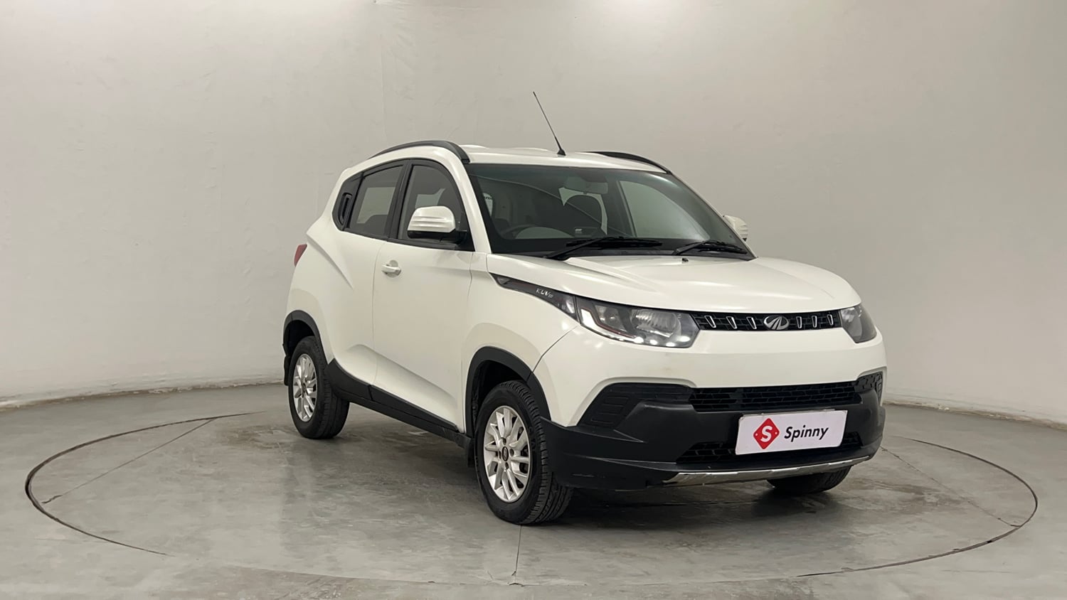 Used 2017 Mahindra KUV100 K6 D 6 STR Diesel Manual exterior RIGHT FRONT CORNER VIEW