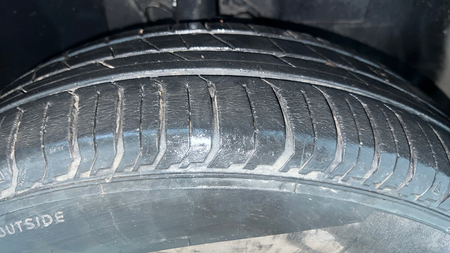 Used 2021 Tata Punch Adventure Rhythm Pack MT Petrol Manual tyres RIGHT FRONT TYRE TREAD VIEW