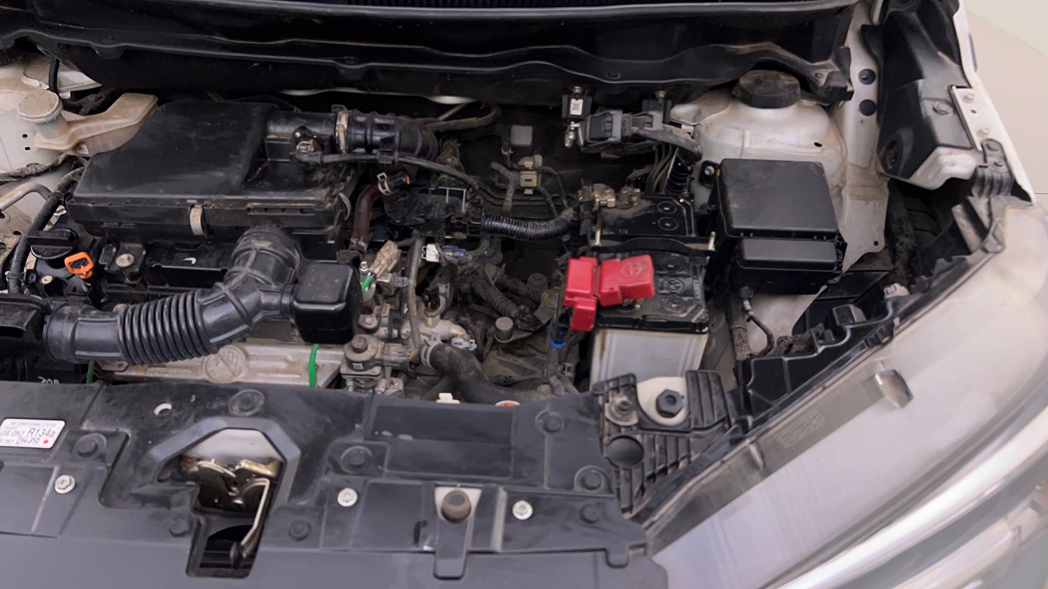 Used 2023 Maruti Suzuki XL6 Alpha MT Petrol Petrol Manual engine ENGINE LEFT SIDE VIEW