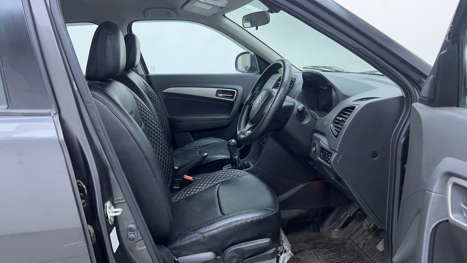 Used 2018 Maruti Suzuki Vitara Brezza [2016-2020] ZDi Plus Diesel Manual interior RIGHT SIDE FRONT DOOR CABIN VIEW