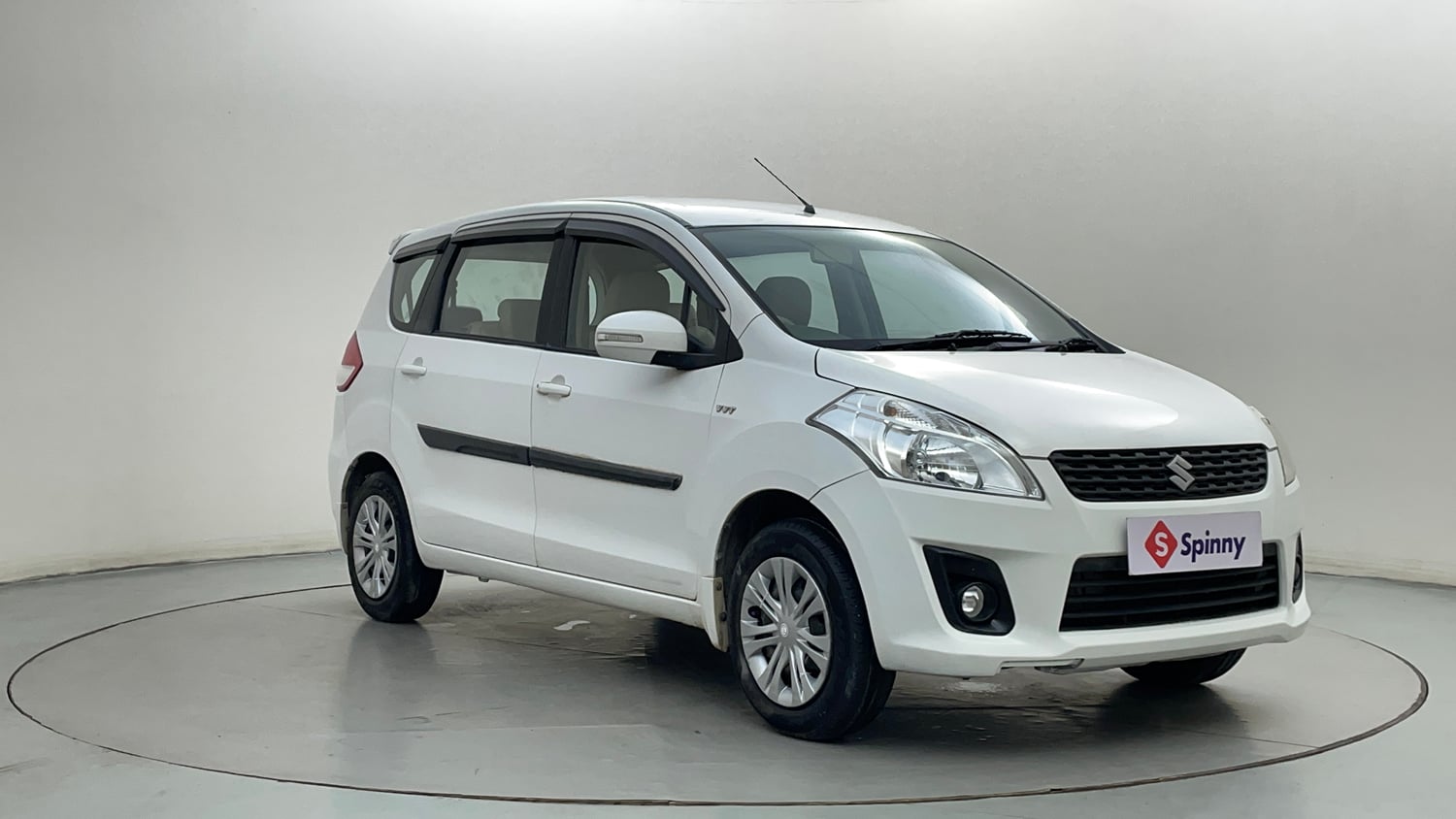 Used 2013 Maruti Suzuki Ertiga Vxi Petrol Manual exterior RIGHT FRONT CORNER VIEW