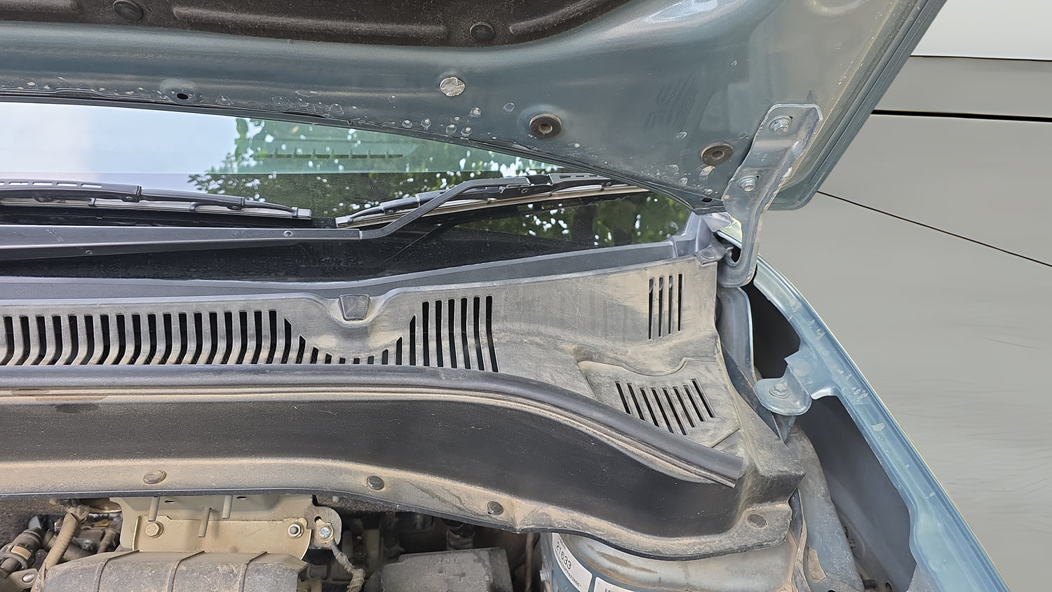 Used 2023 Tata Punch Accomplished MT Petrol Manual engine ENGINE LEFT SIDE HINGE & APRON VIEW