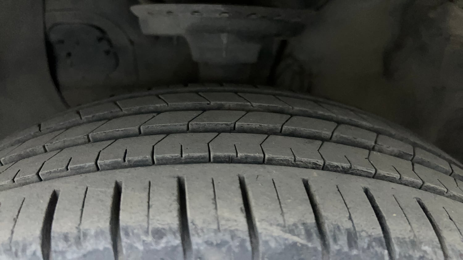 Used 2017 Hyundai Elite i20 Asta 1.2 Petrol Manual tyres LEFT FRONT TYRE TREAD VIEW