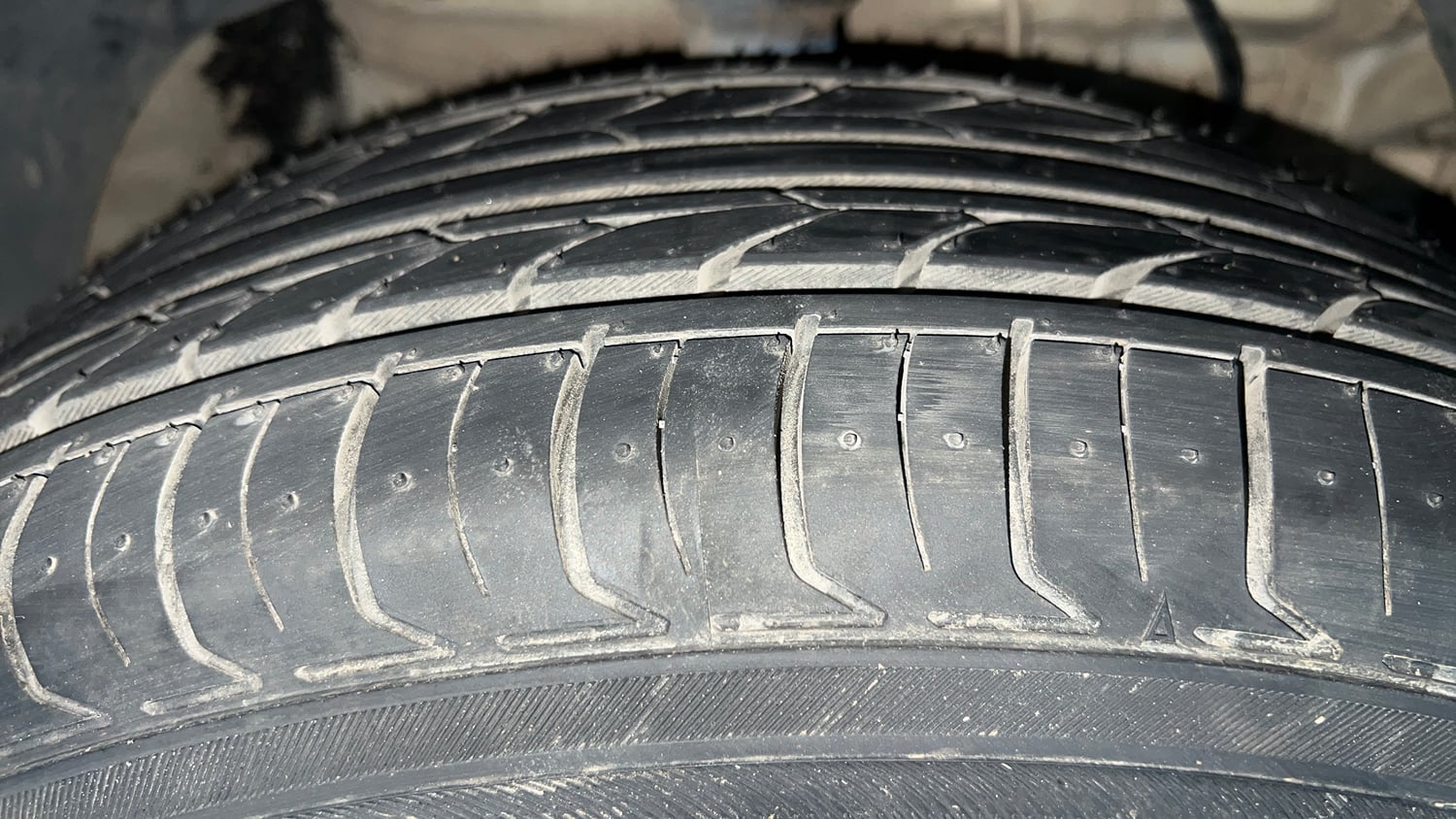 Used 2019 Mahindra XUV 300 1.2 W6 Petrol Manual tyres RIGHT FRONT TYRE TREAD VIEW