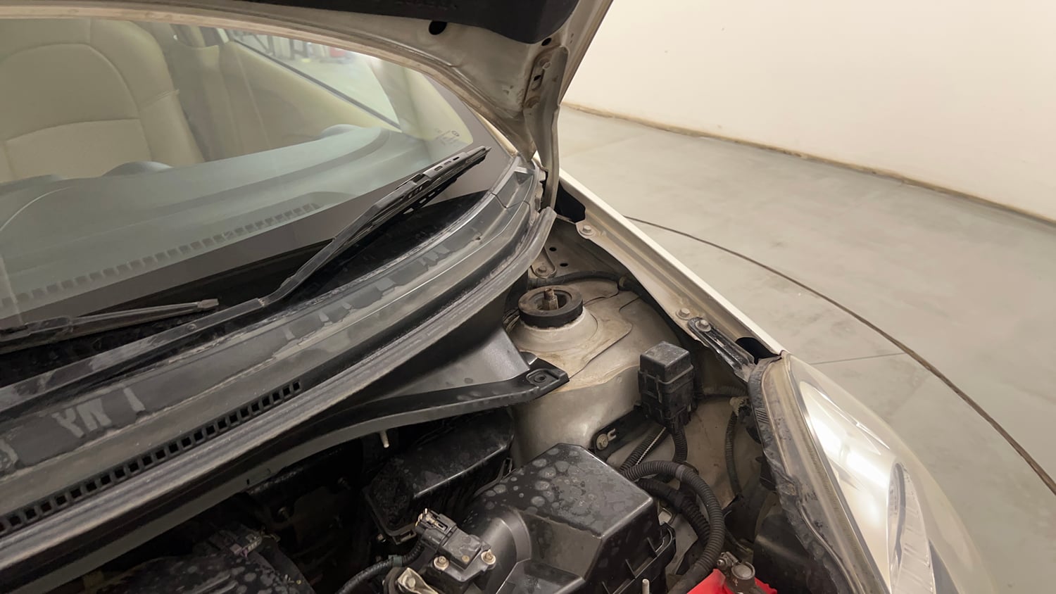 Used 2016 Honda Amaze 1.5 S i-DTEC Diesel Manual engine ENGINE LEFT SIDE HINGE & APRON VIEW