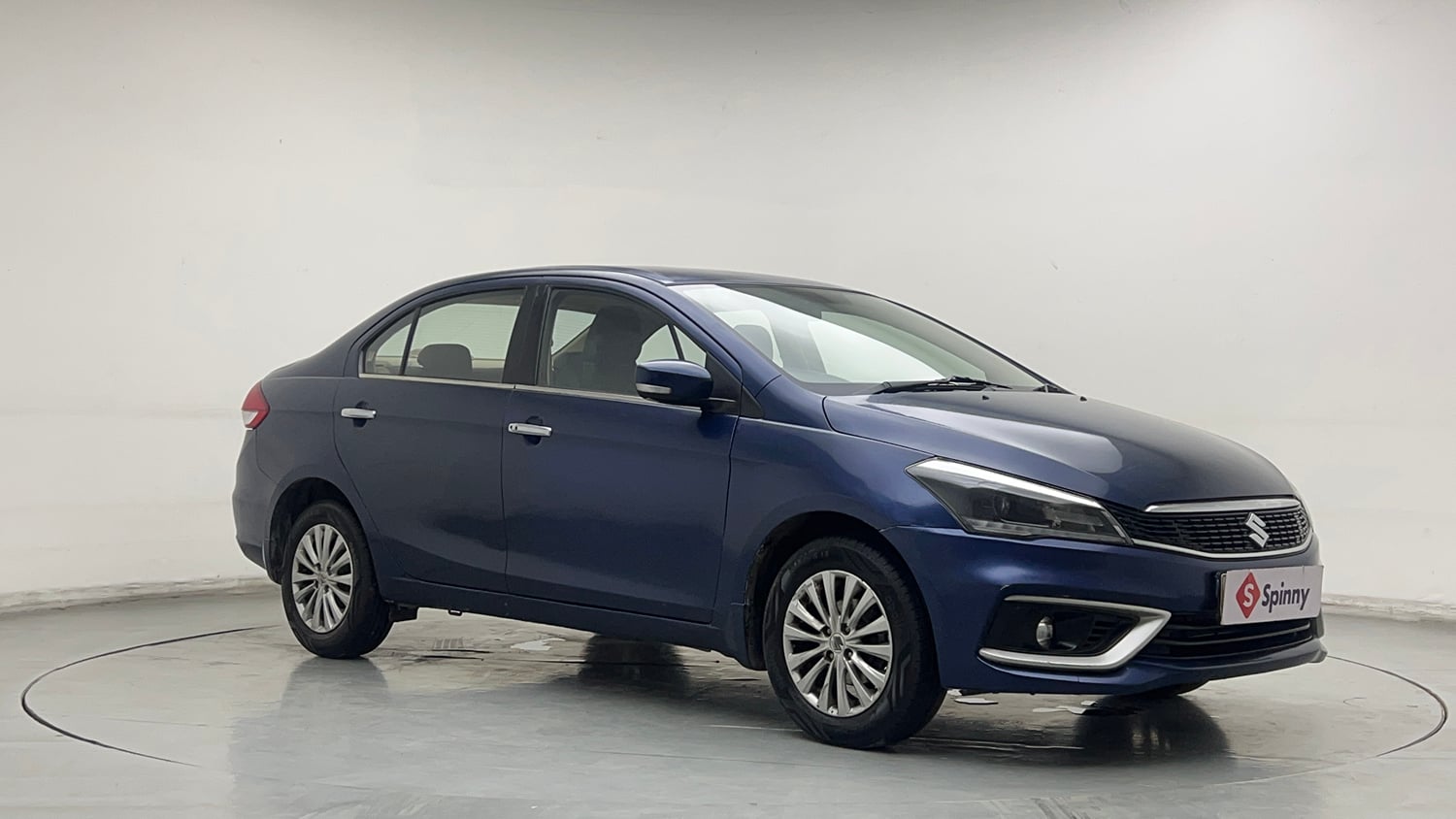 Used 2021 Maruti Suzuki Ciaz Zeta 1.5 Petrol Manual exterior RIGHT FRONT CORNER VIEW