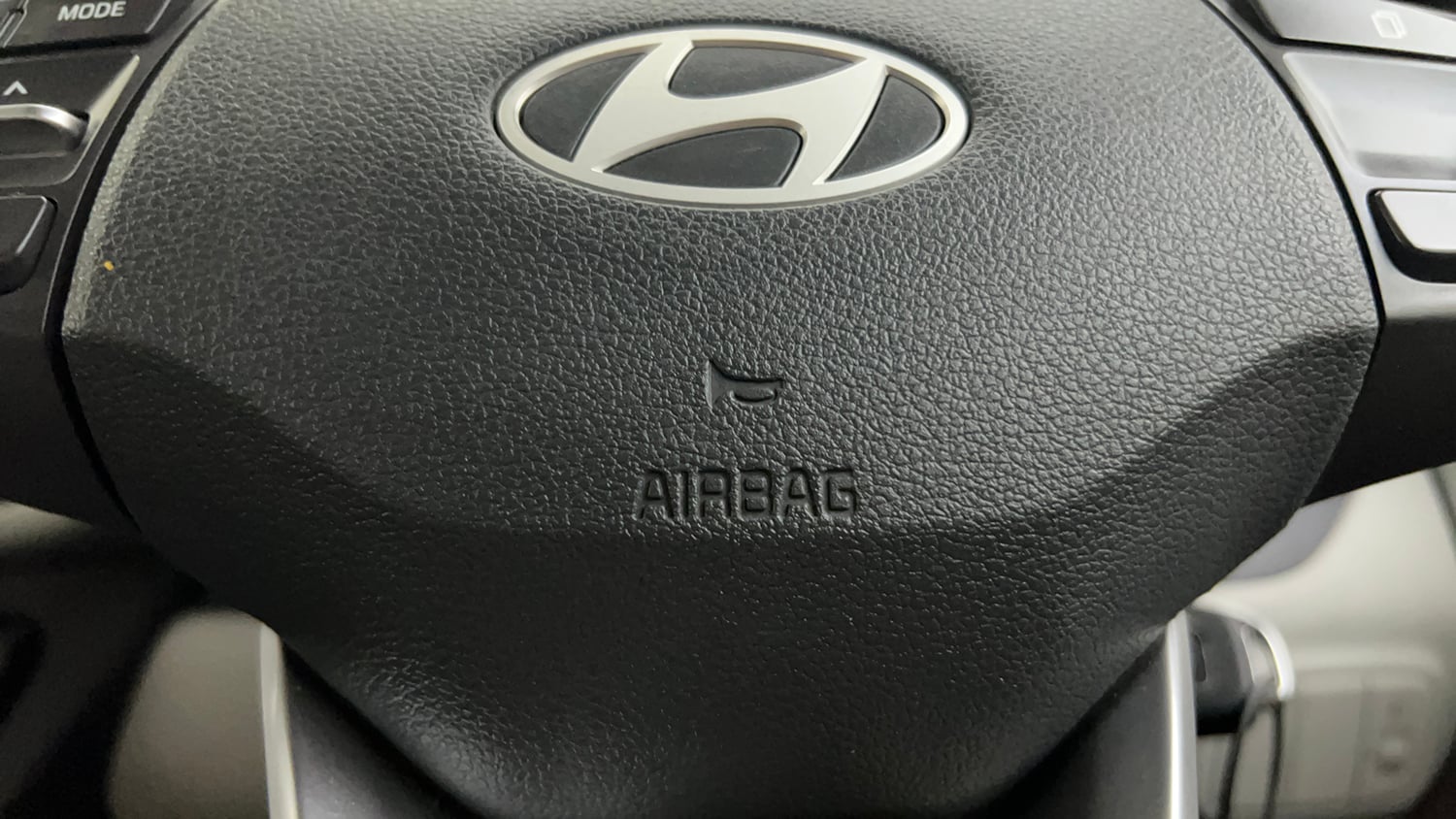 Used 2025 Hyundai Grand i10 Nios Magna 1.2 Kappa Petrol Manual top_features Airbags