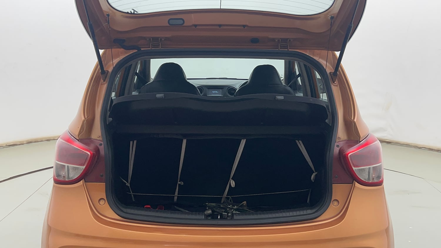Used 2017 Hyundai Grand i10 Sportz 1.2 Kappa VTVT Petrol Manual interior DICKY INSIDE VIEW
