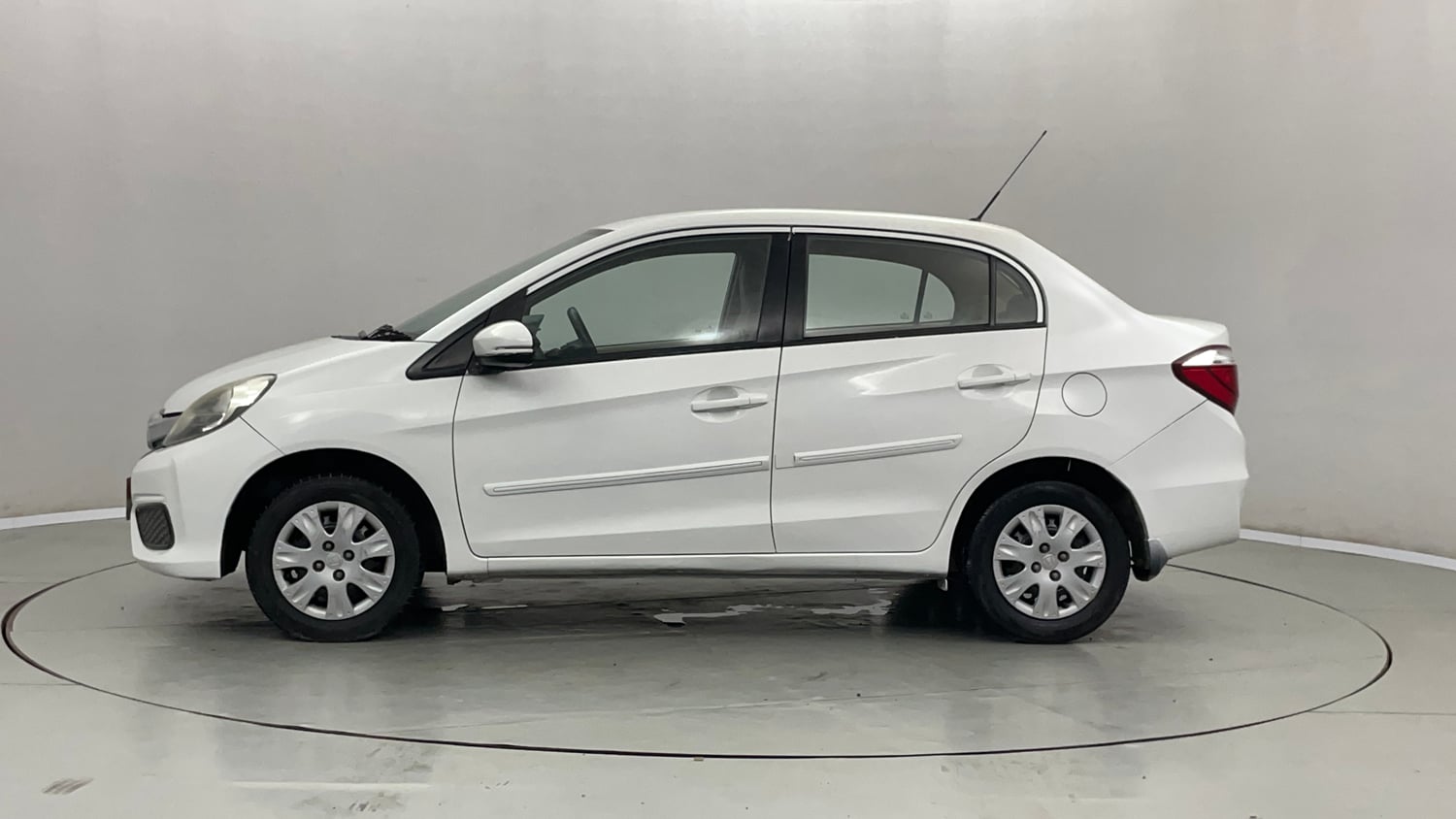Used 2017 Honda Amaze 1.2 SX i-VTEC Petrol Manual exterior LEFT SIDE VIEW