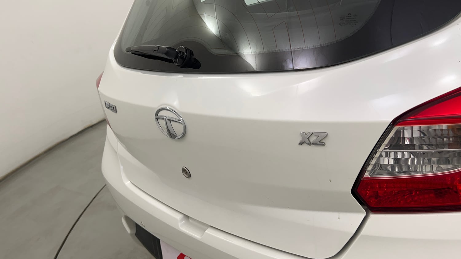 Used 2018 Tata Tiago Revotron XZ Petrol Manual dents MINOR SCRATCH
