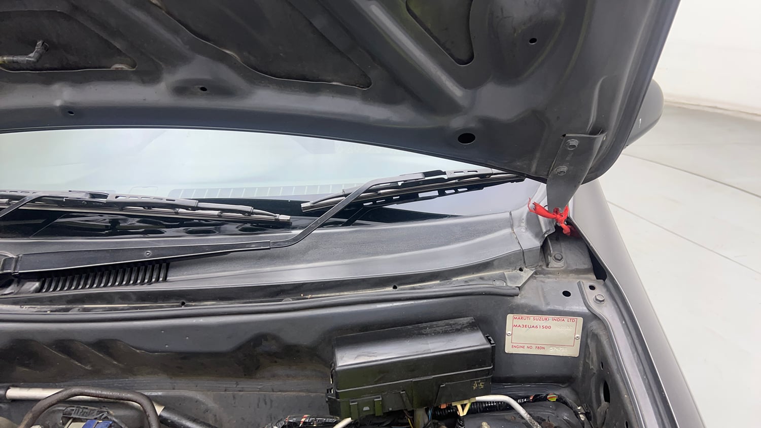 Used 2017 Maruti Suzuki Alto 800 VXi Petrol Manual engine ENGINE LEFT SIDE HINGE & APRON VIEW