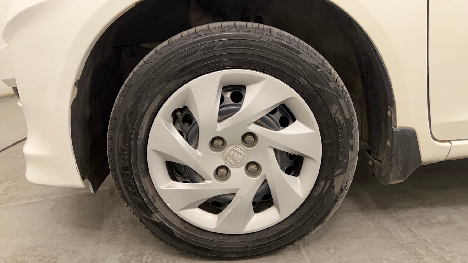 Used 2016 Honda Amaze 1.5 S i-DTEC Diesel Manual tyres LEFT FRONT TYRE RIM VIEW