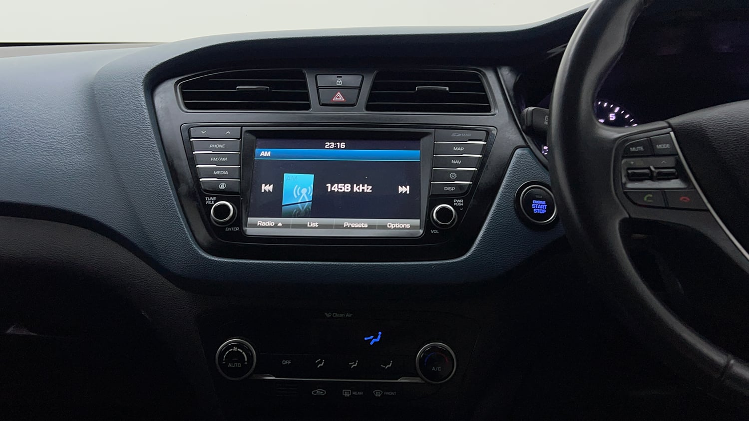 Used 2016 Hyundai i20 Active 1.2 SX Petrol Manual interior MUSIC SYSTEM & AC CONTROL VIEW