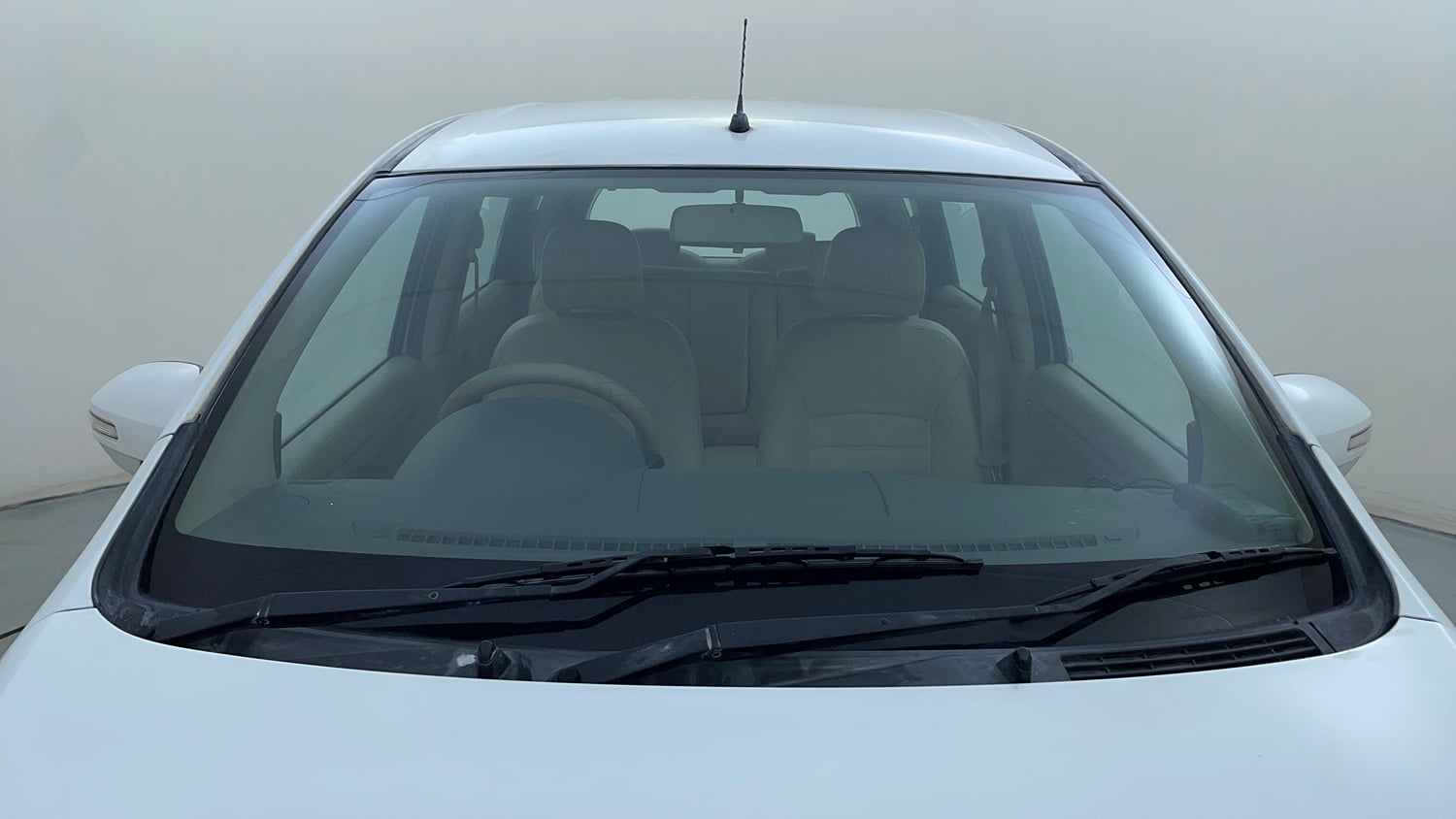 Used 2013 Maruti Suzuki Ertiga Vxi Petrol Manual exterior FRONT WINDSHIELD VIEW