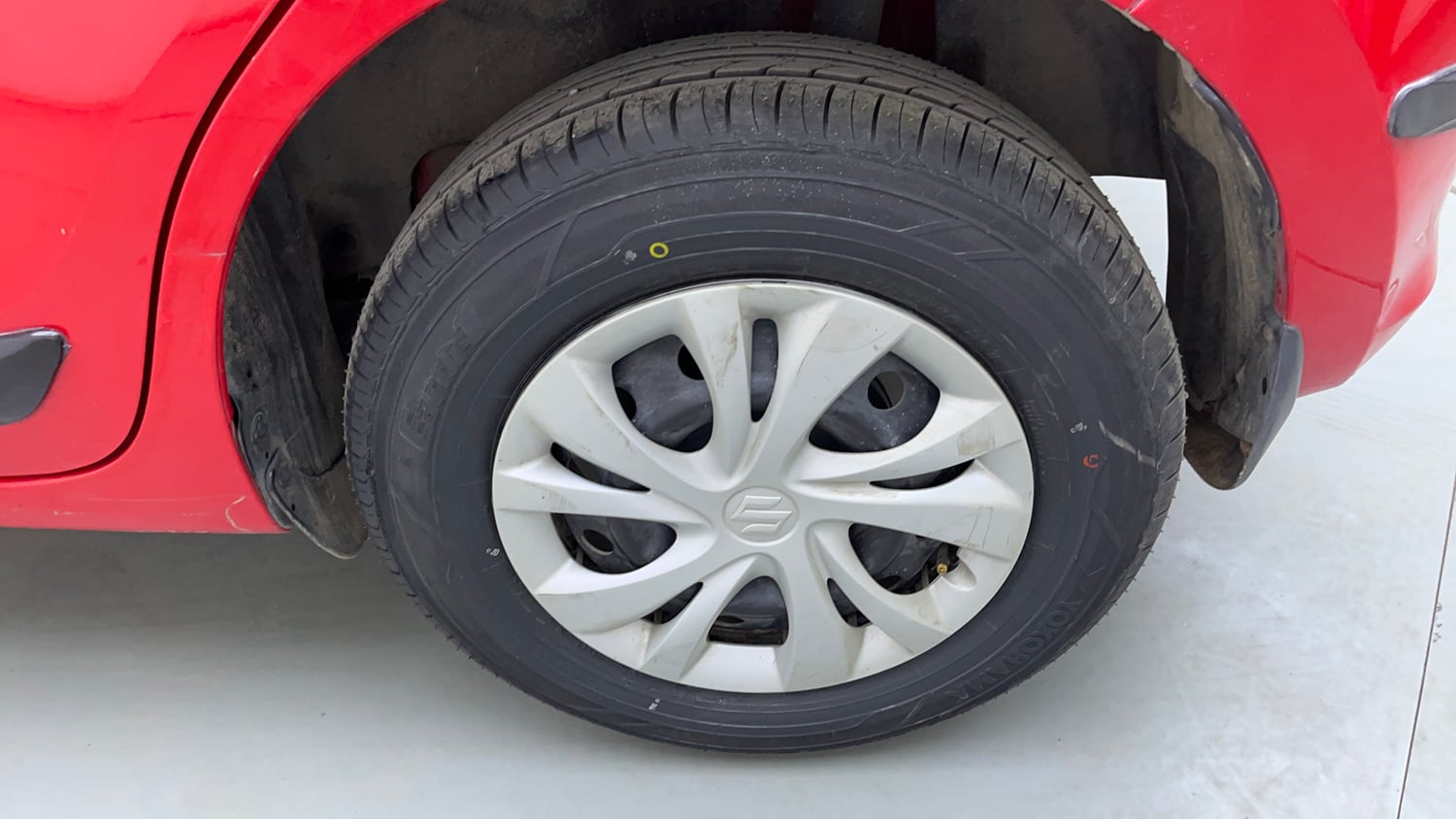 Used 2019 Maruti Suzuki Swift VXi Petrol Manual tyres LEFT REAR TYRE RIM VIEW