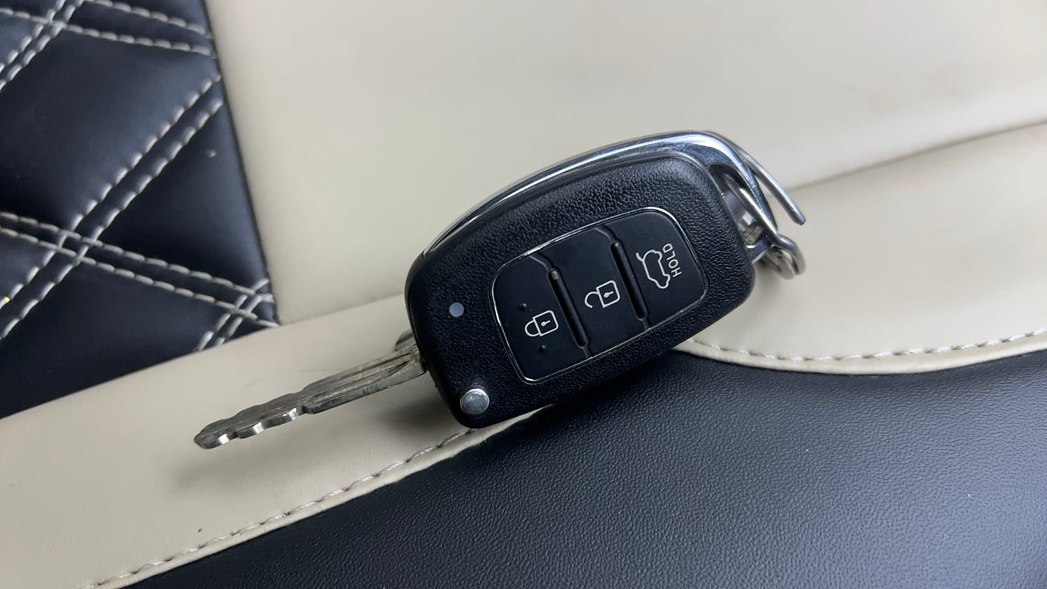 Used 2017 Hyundai Xcent S 1.1 CRDi Diesel Manual extra CAR KEY VIEW